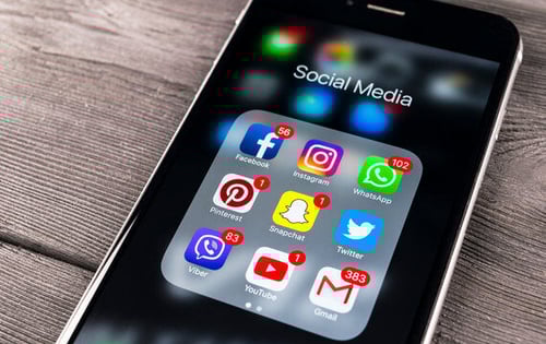Social media op telefoonscherm