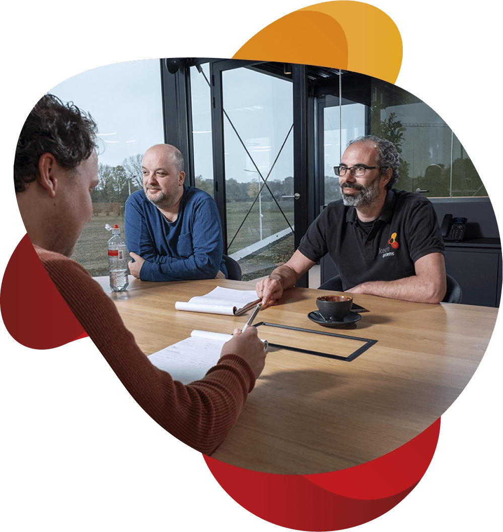 Medewerkers van KeenSystems in vergadering